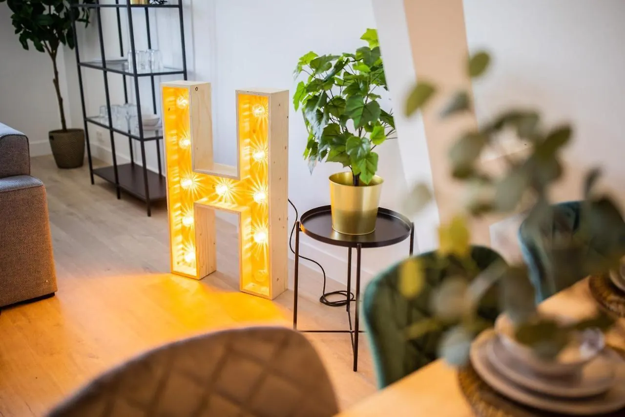 Happily 2 Bedroom Serviced Apartment 75M2 -Nb306H- Ρότερνταμ