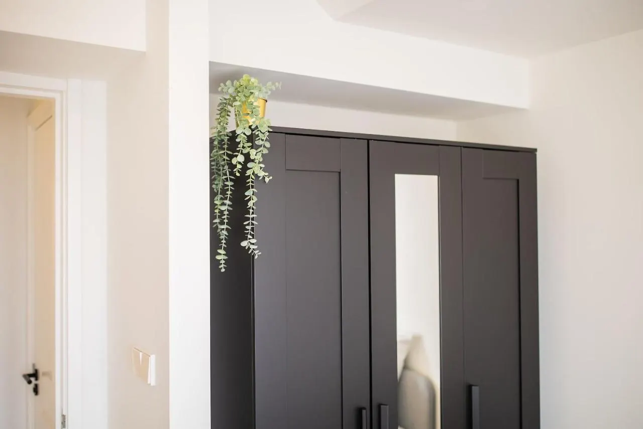 Happily 2 Bedroom Serviced Apartment 75M2 -Nb306H- Ρότερνταμ