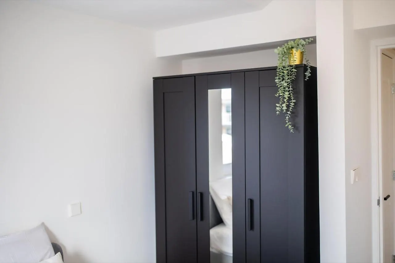 Happily 2 Bedroom Serviced Apartment 75M2 -Nb306H- Rotterdam 0*,  Netherlands